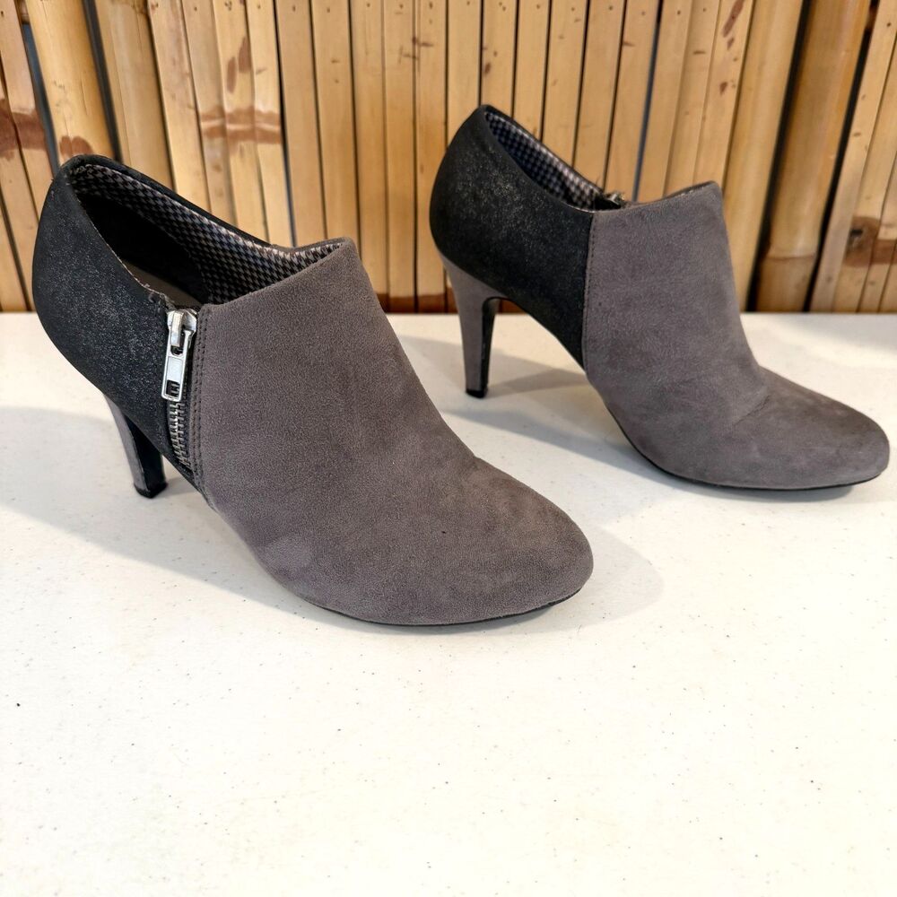 Chic Dexflex Comfort Womens Gray Black Ankle Booties Heels Zip Size 7 EUR 38.5